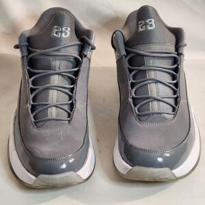 Jordan Men's Sneakers in Gray and White